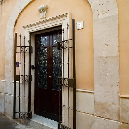 Kleosuite Iris Opera Ortigia *